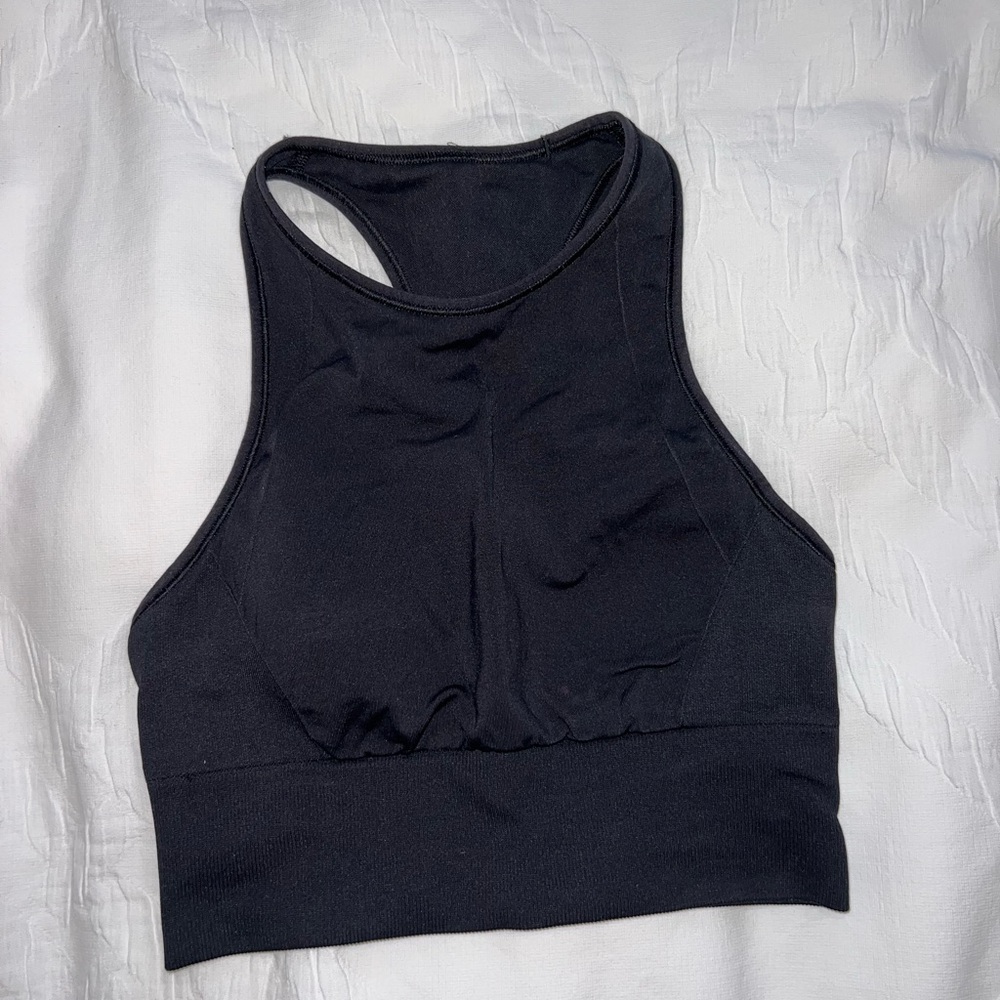 Black lululemon sports bra